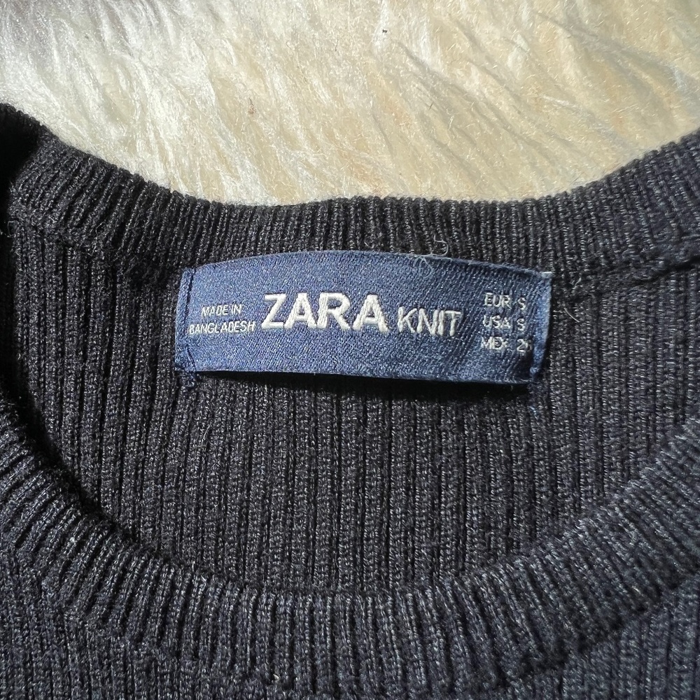 Zara knit shortsleeved black shirt